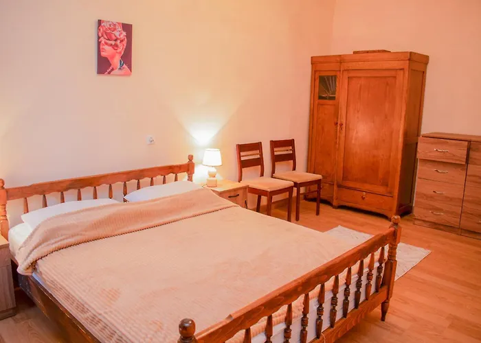 Apartment In City Center